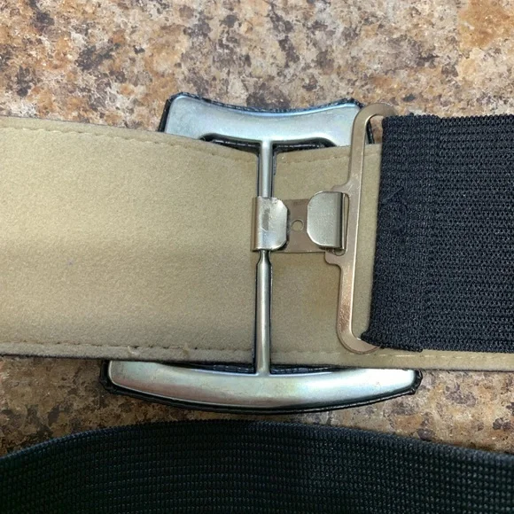 Vintage stretchy black belt 26.5 end to end with stretch - Picture 3 of 5